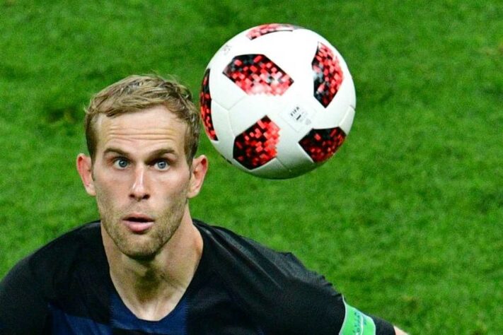 IVAN STRINIC - O lateral-esquerdo croata de 33 anos deixou o Milan. Assim está solto na pista.