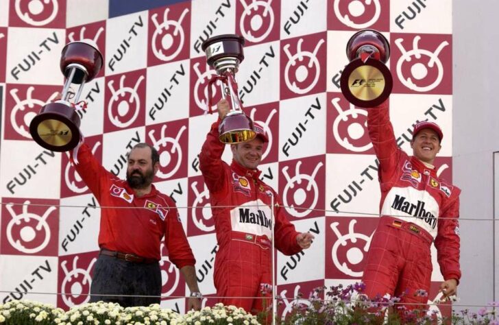 Em 2002, Rubens Barrichello terminou o GP do Japão, última corrida do ano, em segundo. Ali foi vice-campeão, situação que se repetiu em 2004