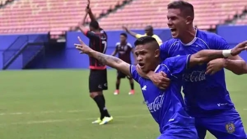 Há alguns dias, um jogo da Série D do Campeonato Brasileiro entre Ji-Paraná-RO e Nacional-AM chamou atenção dos torcedores por um motivo, no mínimo, inusitado.  Whattimen e Jackie Chan (FOTO) marcaram os gols da partida. Pensando nisso, o L! listou alguns nomes e apelidos curiosos que já passaram pelo futebol nacional, confira! 