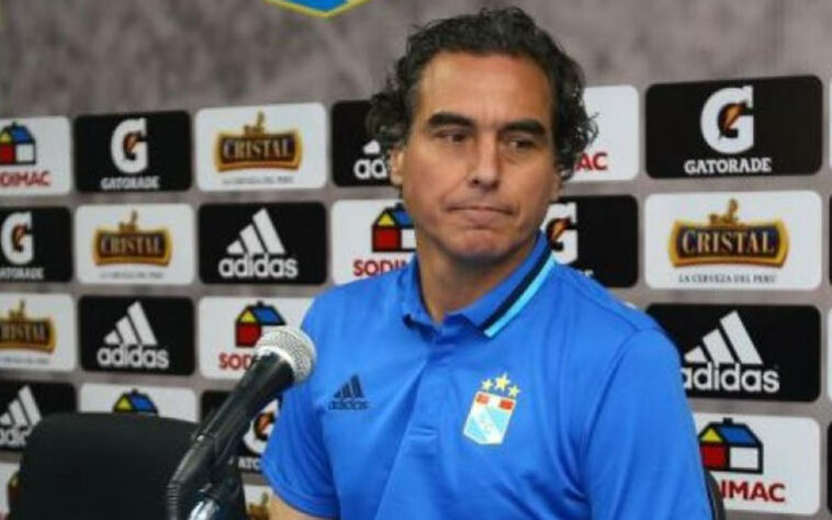 José del Solar: meio-campista, Solar participou de seis edições da Copa América pelo Peru e passou pelo futebol espanhol. É um dos grandes nomes do futebol peruano e agora treina o César Vallejo, do Peru.