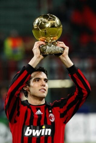 8° - Kaká: Bola de Ouro em 2007 e Campeão da Liga dos Campeões no mesmo ano, Kaká jogou 86 partidas por Milan e Real Madrid na competição, além de ter sido vice-campeão para o Liverpool em 2005.