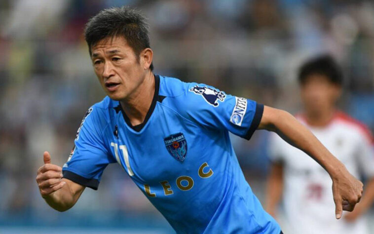 Atacante: Kazuyoshi Miura - Idade: 54 anos - Clube: Yokohama FC (Japão).