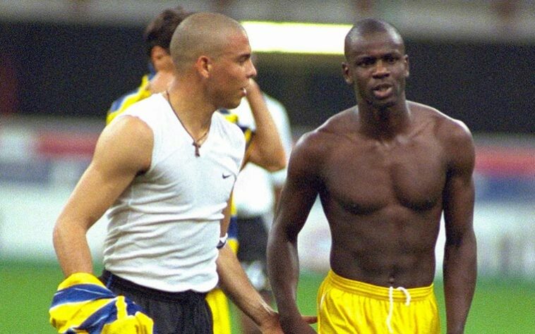 48 - Lilian Thuram - País: França - Posição: Zagueiro - Clubes: Mônaco, Parma, Juventus e Barcelona