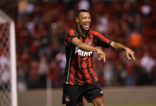 Atlético Paranaense: Renan Rocha; Edilson, Rafael Santos, Manoel e Wendel; Paulinho, Cléber Santana, Marcinho, Kléberson e Madson; Edigar.