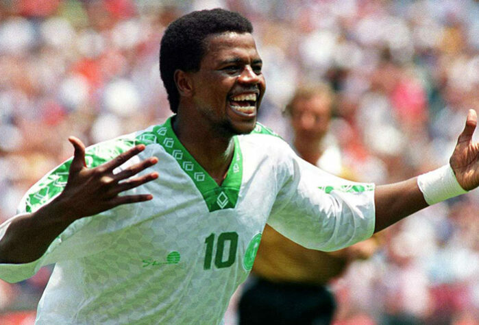 10 – Majed Abdullah - Com 71 gols em 116 jogos, o artilheiro Majed Abdullah, da seleção da Arábia Saudita, abre a lista de artilheiros. Ganhou duas Copas da Ásia e disputou a Copa do Mundo de 1994.