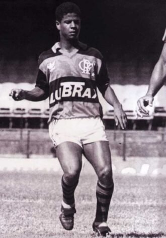 Marcelinho Carioca: assim como Djalminha, fez parte do time do Flamengo campeão da Copinha em 1990, aos 18 para 19 anos.