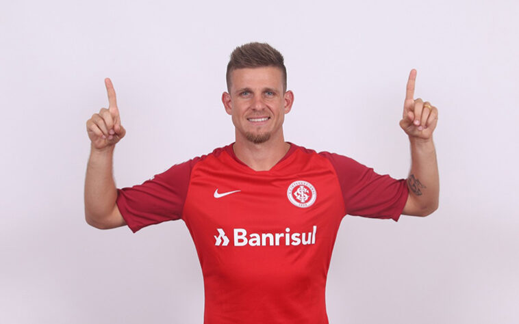 Matheus Galdezani (Internacional) - Em 11 de janeiro de 2019, Galdezani se juntou ao Internacional por empréstimo de uma temporada. Contudo, se lesionou durante a pré-temporada e nunca chegou a jogar uma partida oficial pelo clube, sendo devolvido ao Coritiba ao fim do ano.