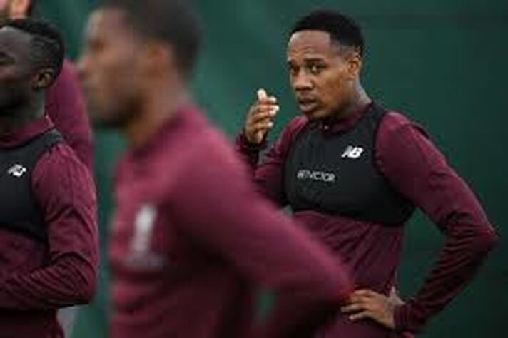 NATHANIEL CLYNE - O lateral-direito inglês de 29 anos está solto desde que deixou o Liverpool.