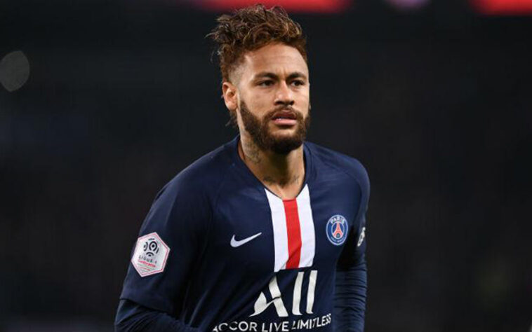 PSG: Neymar – 222 milhões de euros – Em 2017, o dono do PSG não poupou esforços para contar com a estrela brasileira no seu time e assim quebrou e por muito o recorde de transferência mais cara da história, colocando o clube francês em outro patamar no cenário europeu.