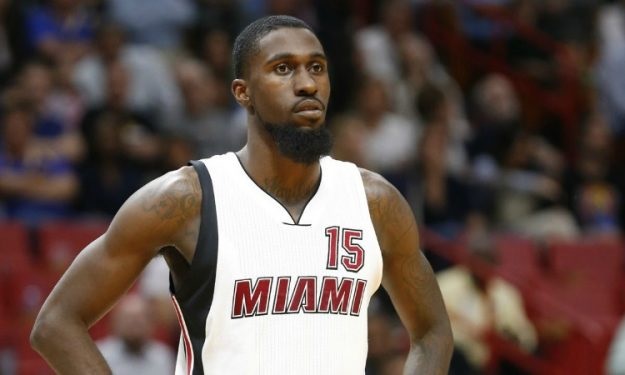 Ex-Heat assina com equipe da Rússia – Você lembra de Okaro White? Não vamos te julgar se a resposta for não: ele teve passagens bem apagadas muito Miami Heat e Washington Wizards. Pois, agora, o ala de 28 anos assinou contrato até o fim da próxima temporada com os russos do BC Unics.