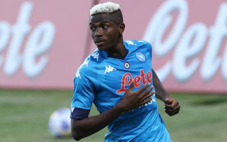 Napoli: Osimhen - 70 milhões de euros - Considerado mais uma revelação do Lille, o Napoli não poupou esforços para contar com o atacante nigeriano, Victor Osimshen em seu elenco, acreditando que contrataram um goleador, capaz de fazer o time brigar mais uma vez pelo campeonato nacional.