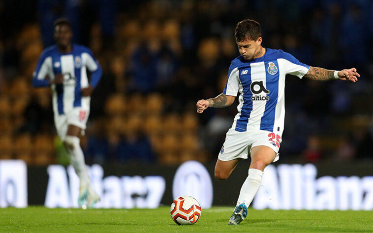 ESQUENTOU - Segundo o "Correio da Manhã", o Liverpool está sondando o meio-campista Otávio, do Porto, que se destacou na última temporada pela equipe portuguesa.