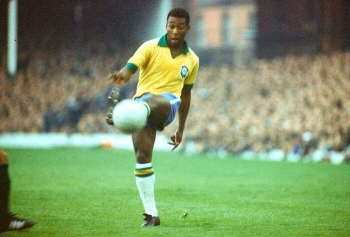 7 – Pelé - O Atleta do Século teve 77 gols em 92 jogos com a camisa da Seleção Brasileira. O ranking segue critérios da Fifa, pois a CBF contabiliza 95 gols.