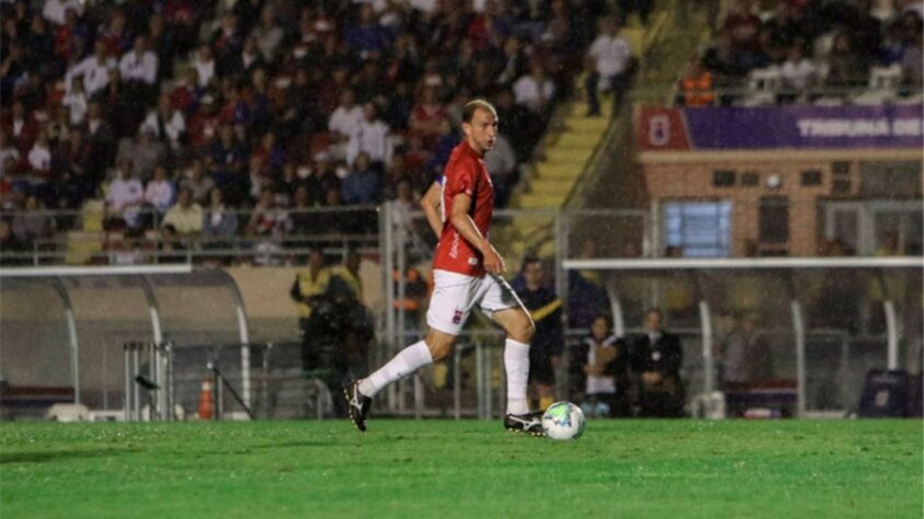 RENAN BRESSAN (Paraná) - É o camisa 10 do clube paranista, que está na ponta da competição. Marcou dois gols e fez três assistências.