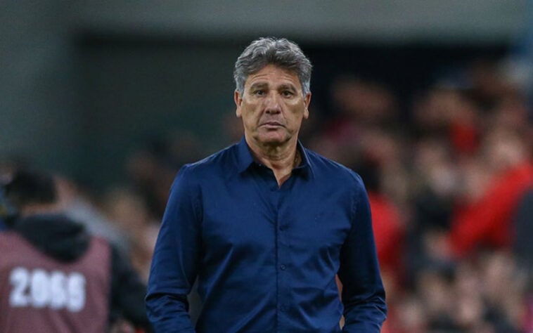 ESFRIOU: Em baixa, o técnico Renato Gaúcho, do Grêmio, garantiu permanência no clube apesar dos maus resultados apresentados nesta temporada.