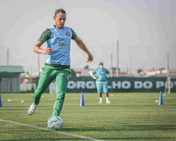 FECHADO! - O atacante Ricardo Oliveira foi anunciado nesta segunda-feira como novo reforço do São Caetano para a disputa da Série A2 do Campeonato Paulista. 