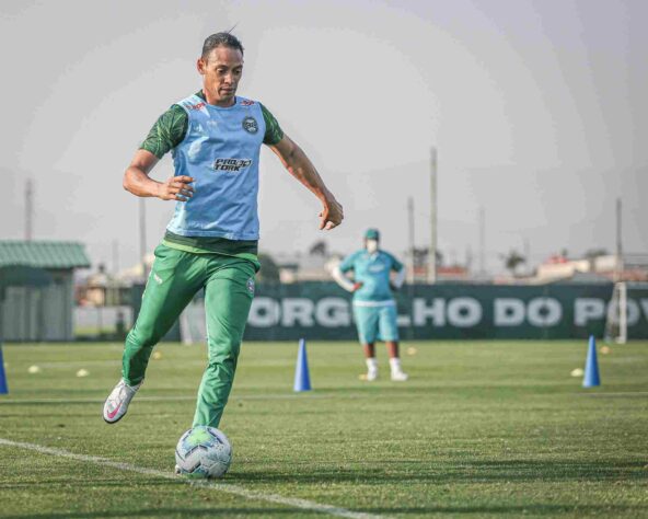 Ricardo Oliveira (foto), Nathan, Henrique Vermudt e Ramón Martinez são os desfalques do Coritiba para a partida contra o Flamengo, por estarem com a COVID-19.