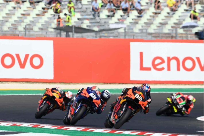 Brad Binder foi o 12º, atrás dos companheiros da KTM