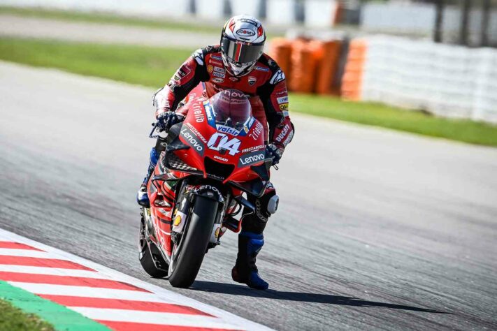 Líder da classificação, Andrea Dovizioso foi discreto na sexta-feira: 15º