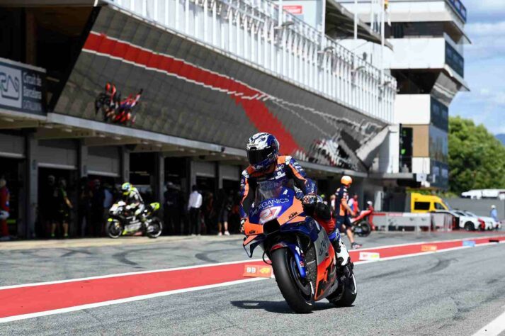 Iker Lecuona sai em 19º em Montmeló