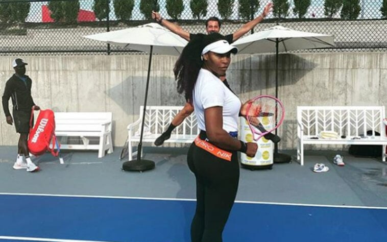 Serena Wiliams é uma tenista conhecida não somente pelo seu talento no tênis, mas também pelas suas publicações contra o racismo que são frequentes em suas redes. 