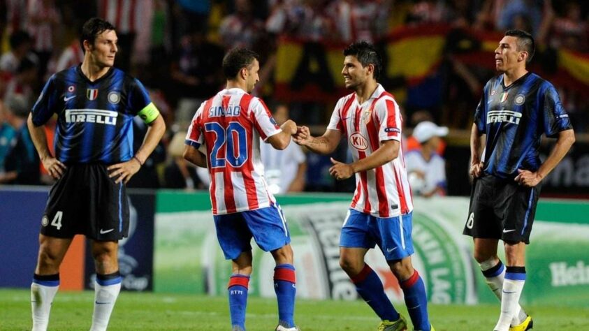 Sergio Agüero - Agüero se transferiu para o Atlético de Madrid em 2006 e foi fundamental na conquista da Europa League em 2010.  Em 2021, foi jogar no FC Barcelona, mas sua passagem foi curta, sendo forçado a se aposentar devido a problemas de saúde.