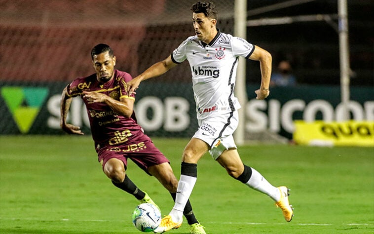 11º - Corinthians - 51% de aproveitamento - 17 jogos - 7 vitórias - 5 empates - 5 derrotas