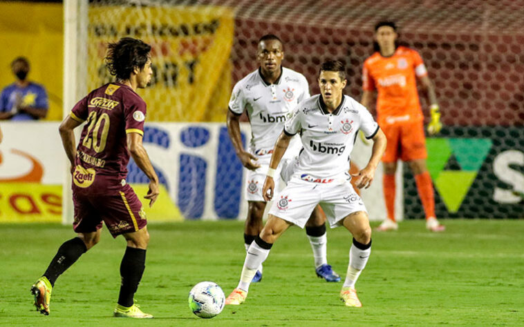 12ª rodada - Sport 1 x 0 Corinthians: Cássio; Fagner, Gil, Danilo Avelar e Lucas Piton; Xavier e Roni; Otero, Mateus Vital e Everaldo; Jô.