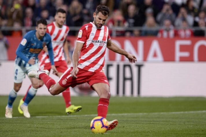 ESQUENTOU - Com a saída de Luis Suárez, o Barcelona está de olho no atacante uruguaio, Cristhian Stuani, que atualmente defende o Girona.