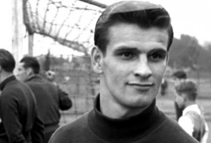Suíça 1954 - Sándor Kocsis - O húngaro  é o segundo maior artilheiro em uma única edição em Copas, com 11 gols marcados. Destes, sete foram em duas partidas. 