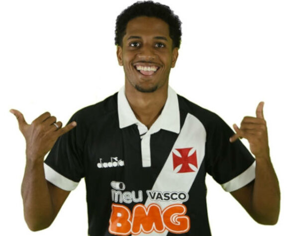 MIRANDA- Vasco (C$ 4,16) - Dobrar a zaga do Vasco é uma opção interessante, pois a equipe sofreu apenas cinco gols no Brasileirão. É um zagueiro com pontuações ligeiramente melhores que Marcelo Alves e possui quatro desarmes no mesmo número de partidas.