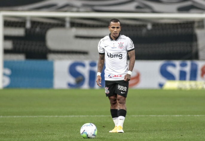 O Corinthians teve dois jogadores expulsos e foi derrotado pelo Palmeiras por 2 a 0, no clássico disputado na Neo Química Arena, nesta quinta-feira, pela 9ª rodada do Campeonato Brasileiro. O meia Otero foi um dos poucos destaques do time da casa na partida. Confira as notas do Timão no LANCE! (por Gabriel Santos)