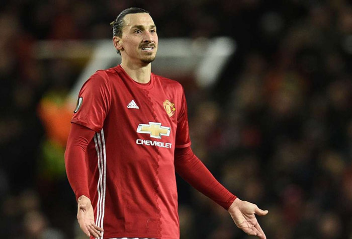 De 2016 até 2018, Zlatan jogou pelo Manchester United. Com o status de estrela, ele recebeu a benção de Eric Cantona, um dos maiores ídolos do clube. Conhecido como "O Rei de Manchester", Cantona disse que Ibra seria o príncipe. O sueco aproveitou e respondeu: "Não serei o Rei de Manchester. Serei o Deus de Manchester"