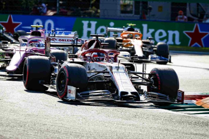 Após sofrer com os pneus macios na parte final da corrida, Räikkönen foi o 13º colocado 