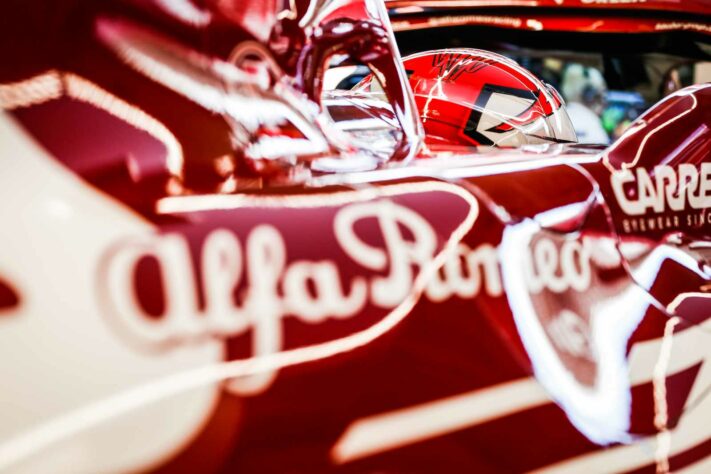 13) Kimi Räikkönen (Alfa Romeo), 1min16s854