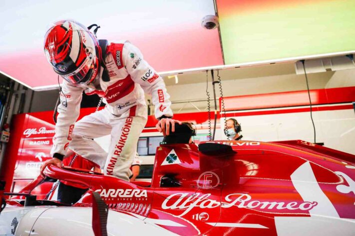 Kimi Räikkönen prepara-se para acelerar na classificação do GP da Toscana