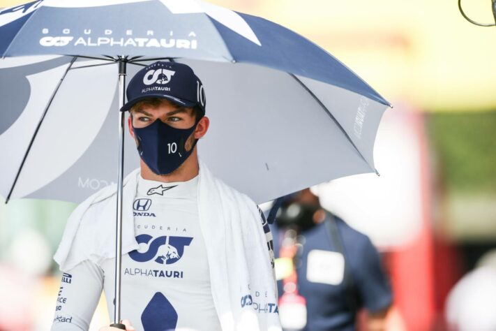 Pierre Gasly abandonou após confusão durante a primeira volta da corrida