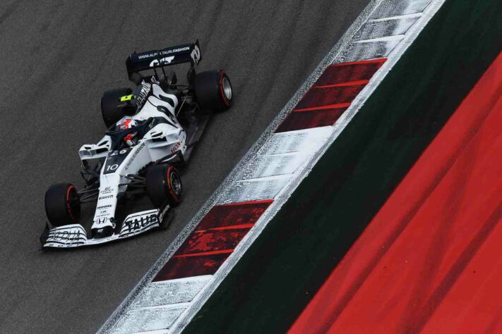 Pierre Gasly voltou a andar forte e ficou em nono na Rússia