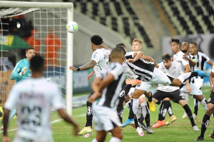 Ceará - Sobe: O atacante Leandro Carvalho criou boas chances de gol no primeiro tempo. O meia Vina levou perigo em jogadas de bola parada e ainda acertou a trave no segundo tempo. Luiz Otávio dominou a zaga e o atacante Mateus entrou bem. Desce: Cléber saiu bastante da área, não conseguiu criar e ainda ficou fora da posição de centroavante, sua principal especialidade. O volante Fabinho também não foi bem.  