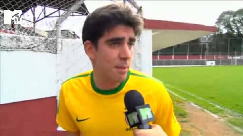 Marcelo Adnet, depois, se tornou apresentador do Rock & Gol MTV. Além disto, uma edição do torneio entre as bandas contou com sua narração e reforços de peso como Tatá Werneck, Paulinho Serra e Rafael Queiroga. O ator também apresentou no "Comédia MTV" quadros curiosos nos quais concedia entrevistas como o jogador brasileiro sincero, o jogador argentino e o jogador alemão "à brasileira".