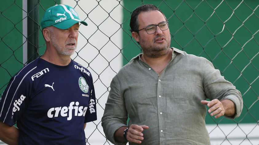 A consequência imediata da derrota por 3 a 1 contra o Flamengo no Allianz Parque foi a demissão de dois grandes nomes do departamento de futebol alviverde: o diretor Alexandre Mattos (que estava no clube desde janeiro de 2015) e o técnico Mano Menezes 