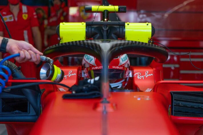 Charles Leclerc discutiu muito e reclamou do carro durante os treinos 