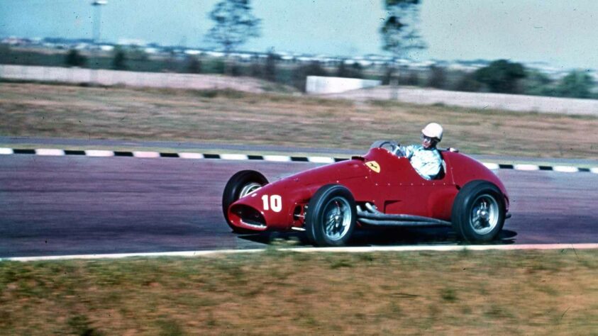 Giuseppe Farina conquistou o primeiro campeonato da Fórmula 1, em 1950, pela Alfa Romeo. Na Ferrari, em 1952 e 1953, bateu na trave