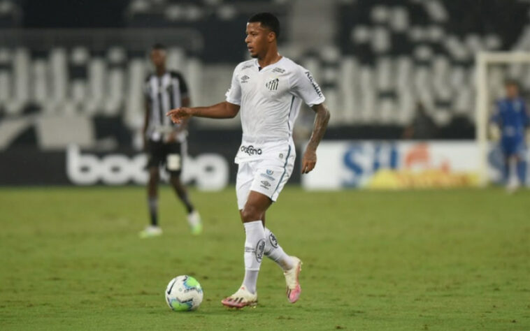 O Santos bem que tentou, mas parou nas boas defesas do goleiro Gatito e ficou no empate por 0 a 0 com o Botafogo, jogando fora de casa, pela 11ª rodada do Campeonato Brasileiro. Arthur Gomes (foto) e Carlos Sánchez foram bons destaques do time santista na partida. Confira as notas do Peixe no LANCE! (por Gabriel Santos)