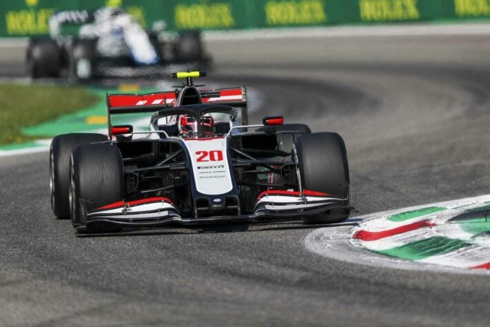 Kevin Magnussen abandonou o GP da Itália e causou a entrada do safety-car 
