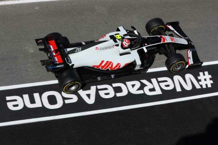 Kevin Magnussen foi atrapalhado no Q1 e larga no fim do grid