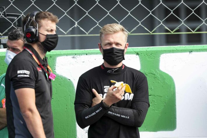 Magnussen antes da corrida. Quando a prova começou, pouco vimos o dinamarquês na pista