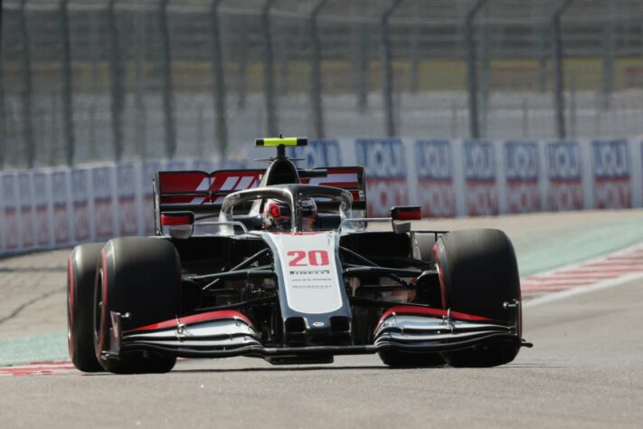 18) Kevin Magnussen (Haas), 1min34s681