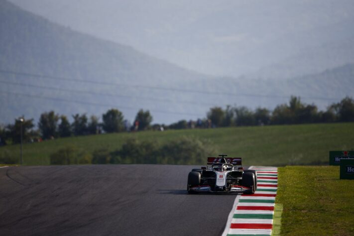 Romain Grosjean, mesmo com problemas no carro, foi o 12º colocado