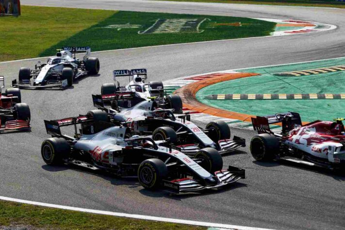 Na largada, Grosjean ganhou posições, mas terminou apenas em 12º